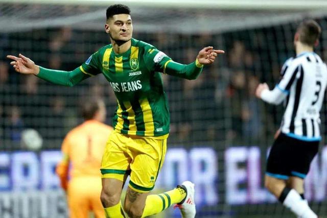 孙铭徽20+7胡金秋24分 广厦6人上双击败四川