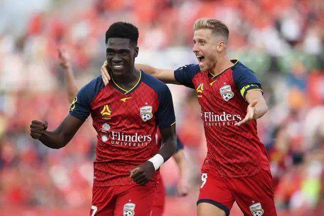 英联杯-孙兴慜角球破门迪亚洛破门 曼联3-4热刺