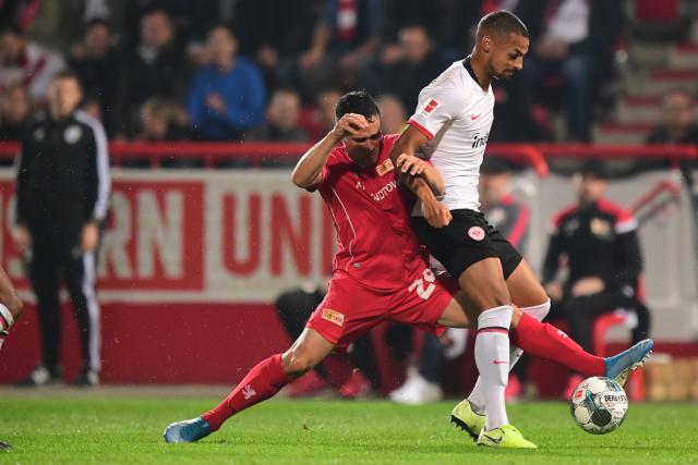 英超-福登双响丁丁助攻 曼城2-2布伦特福德